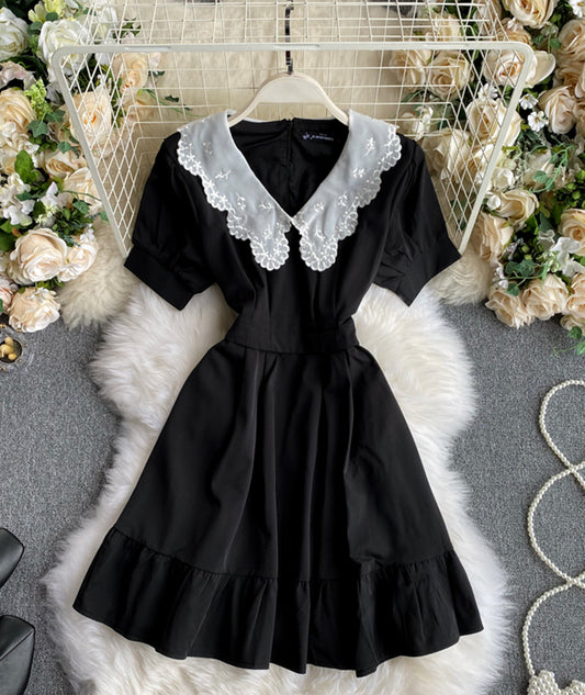 Schwarzes kurzes Kleid in A-Linie Modekleid 977
