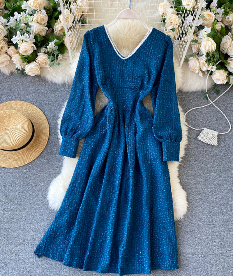 Blaues Langarmkleid mit V-Ausschnitt 978