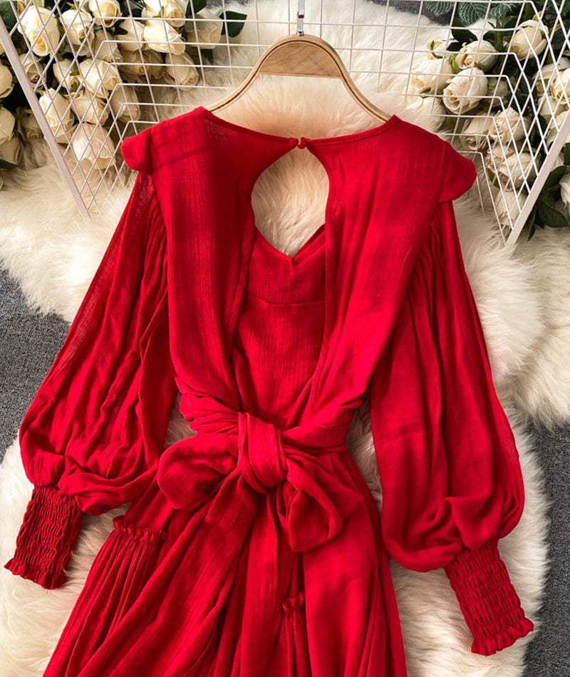 Robe rouge à manches longues et col en V avec dos ouvert 942