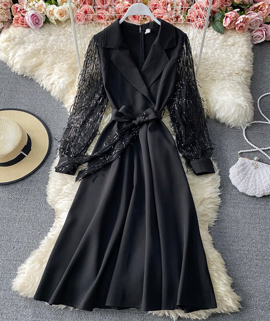 Robe noire à manches longues et col en V avec sequins 958