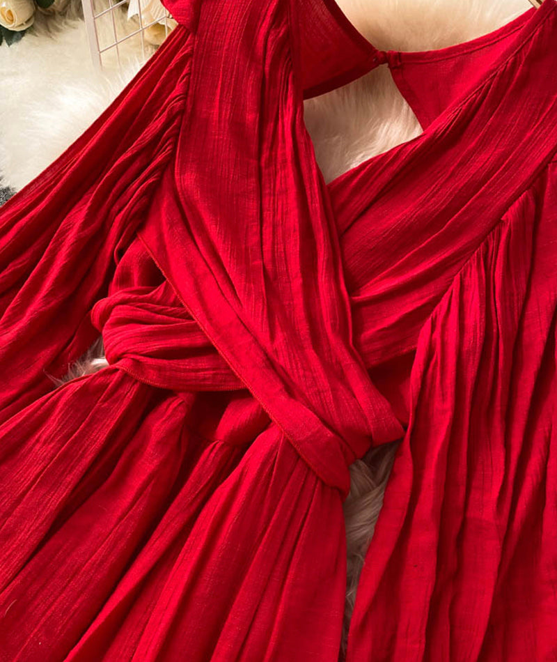 Robe rouge à manches longues et col en V avec dos ouvert 942