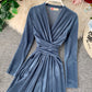 Elegantes Samtkleid mit V-Ausschnitt, Langarmkleid 914 