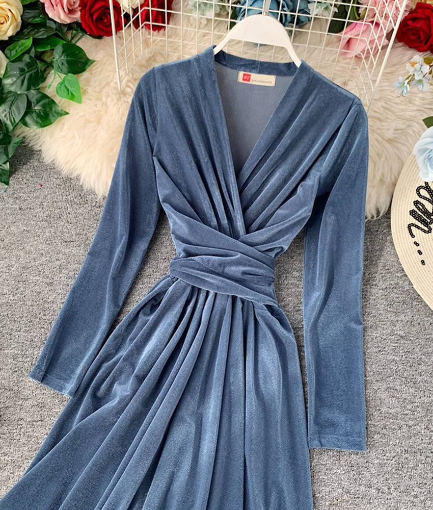 Elegantes Samtkleid mit V-Ausschnitt, Langarmkleid 914 