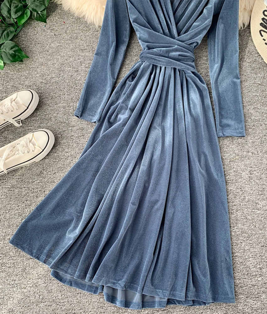 Elegantes Samtkleid mit V-Ausschnitt, Langarmkleid 914 
