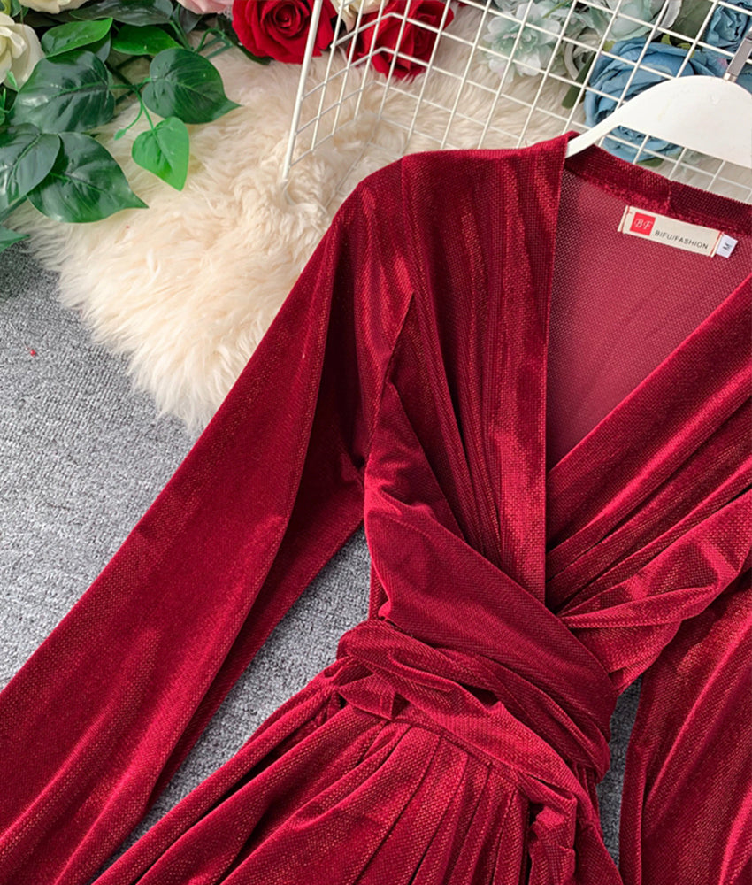 Elegantes Samtkleid mit V-Ausschnitt, Langarmkleid 914 