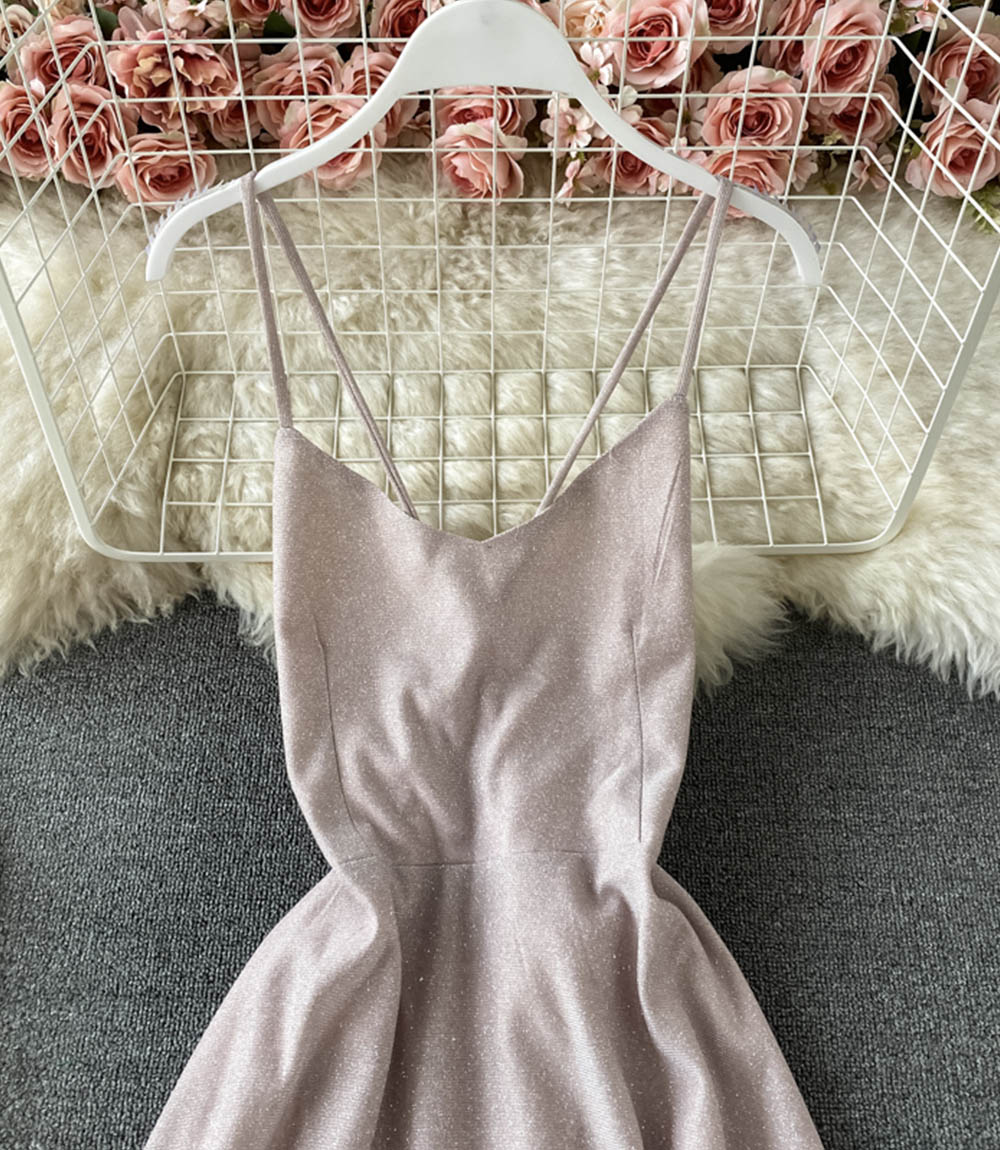Glänzendes kurzes Kleid mit V-Ausschnitt Modekleid 861