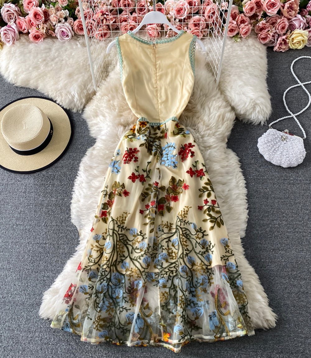 Süßes Kleid mit Stickerei in A-Linie 851