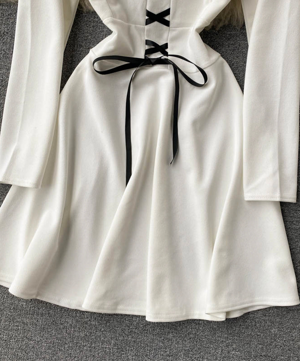 Süßes kurzes Kleid mit V-Ausschnitt, Mode-Mädchenkleid 834