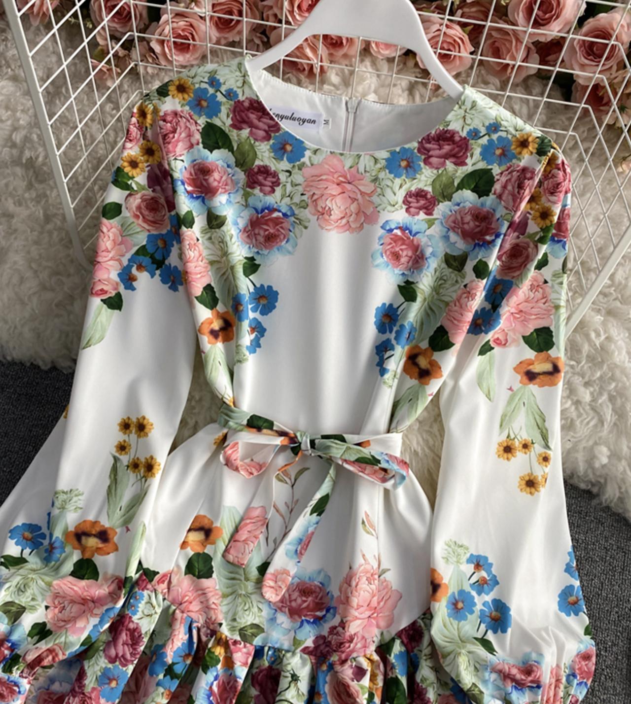 Stilvolles Blumenkleid in A-Linie mit langen Ärmeln 803 