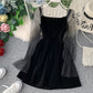 Kurzes Kleid aus schwarzem Samt mit langen Ärmeln 805