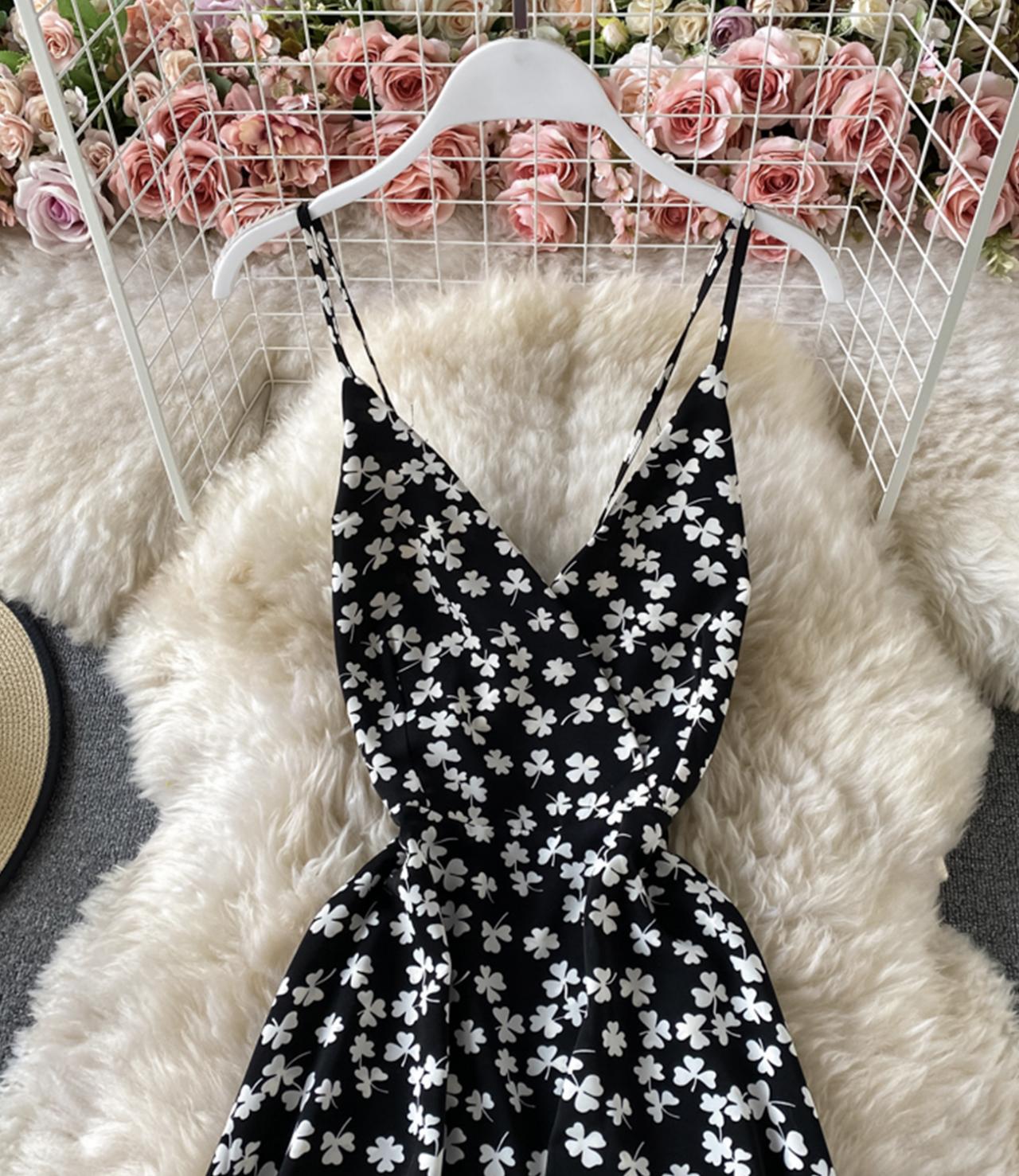 Stylish v neck floral dress  763