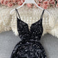Schwarzes Samtkleid mit V-Ausschnitt 758 