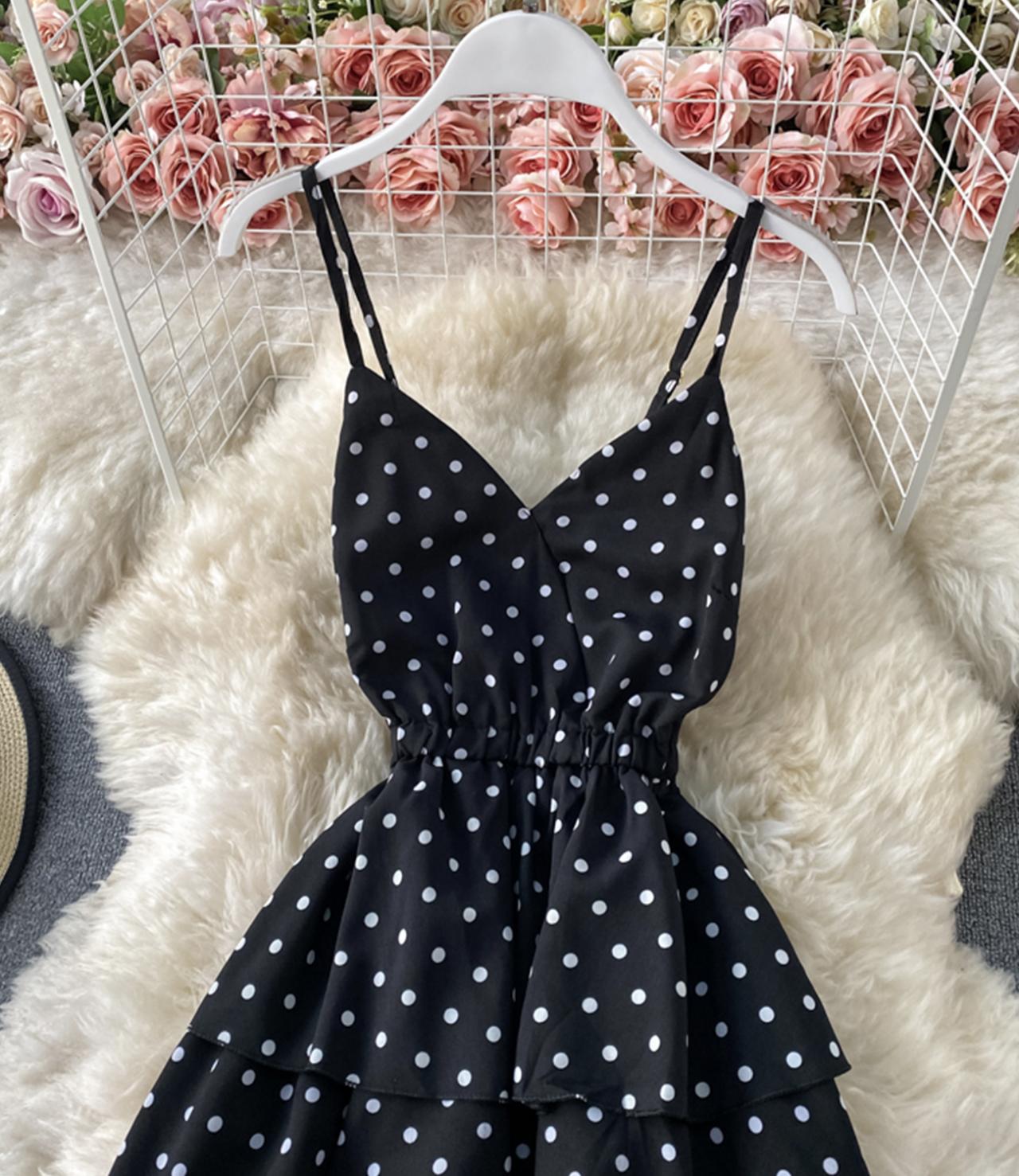 Schwarzes kurzes Kleid mit V-Ausschnitt, Mode-Mädchenkleid 757