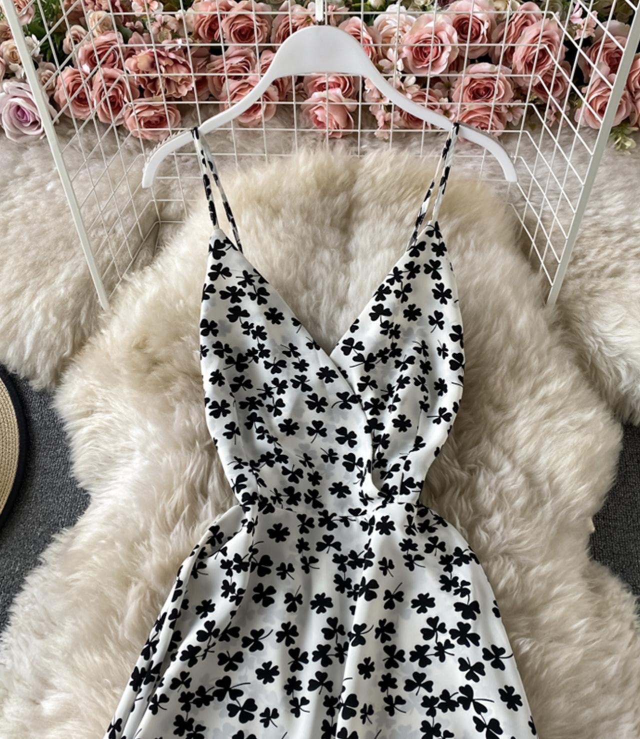 Stylish v neck floral dress  763