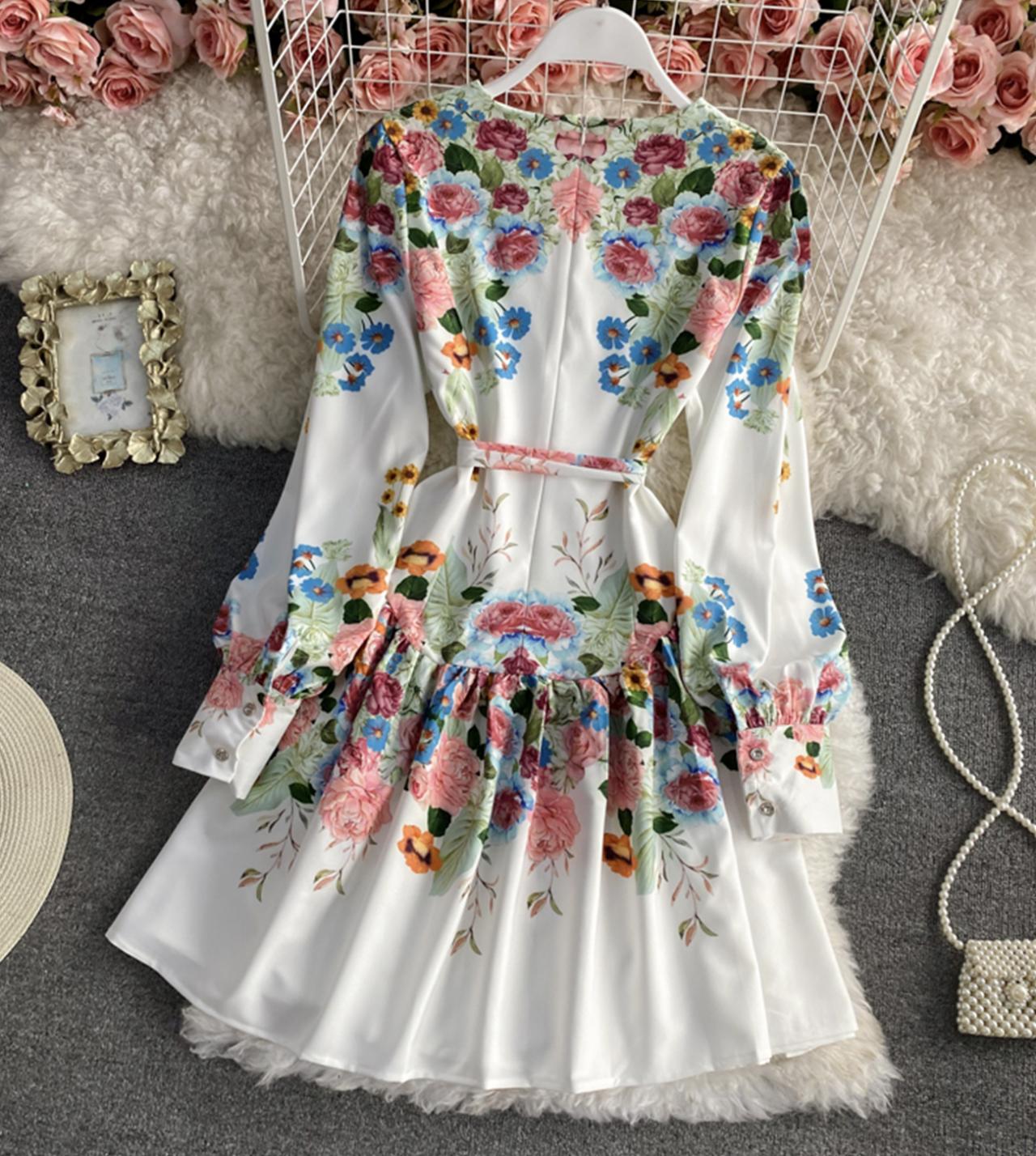 Stilvolles Blumenkleid in A-Linie mit langen Ärmeln 803 