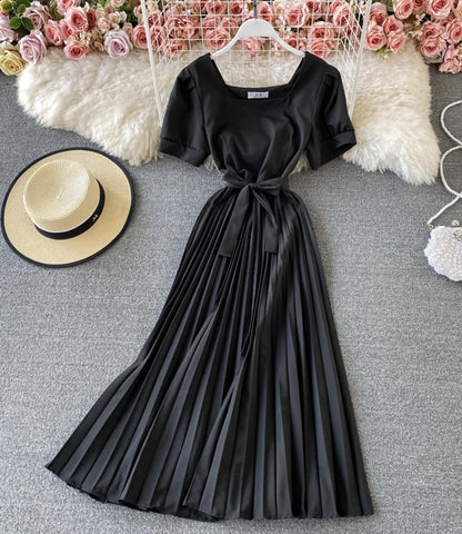 Süßes A-Linien-Modekleid mit Rundhalsausschnitt 756