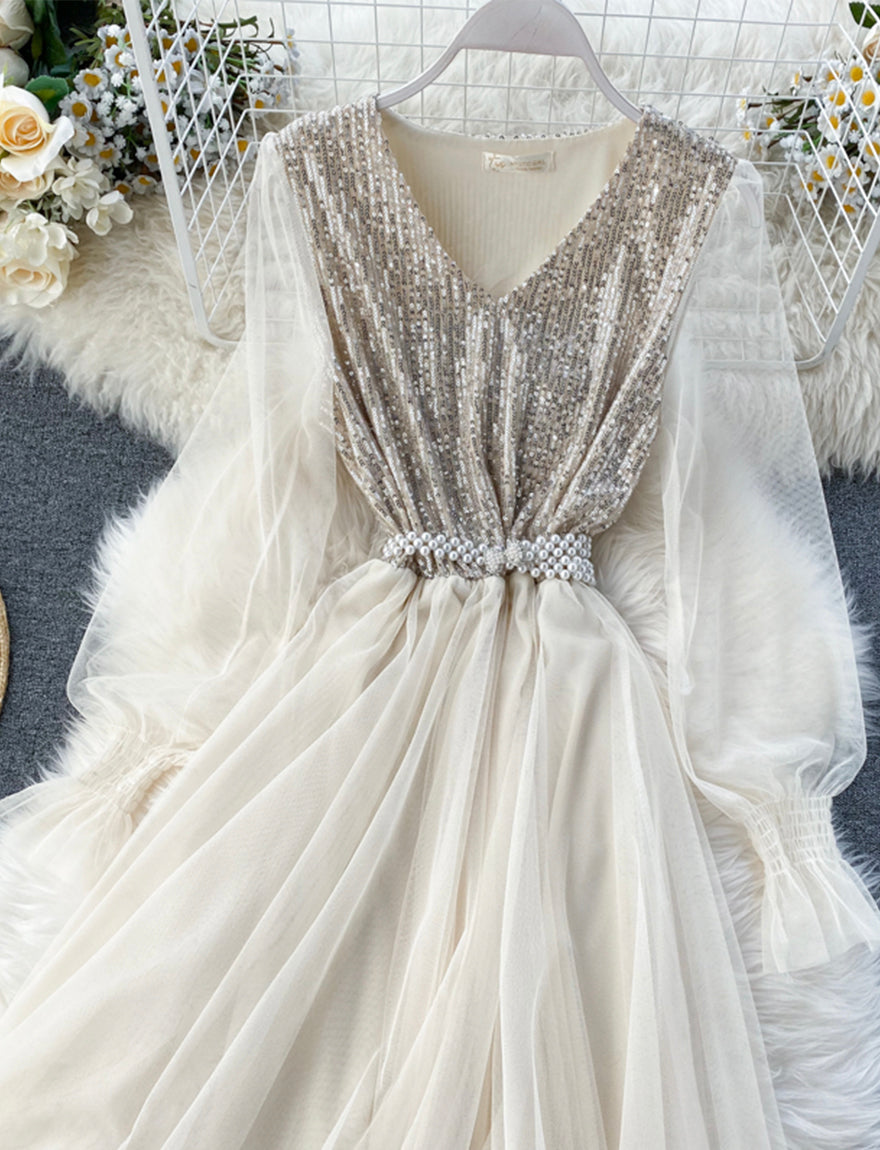 Süßes Mädchenkleid aus Tüll mit Pailletten und V-Ausschnitt 1172