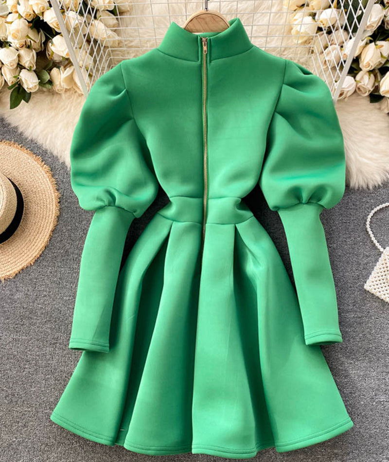 Süßes Kleid mit Puffärmeln 938