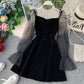 Kurzes Kleid aus schwarzem Samt mit langen Ärmeln 805