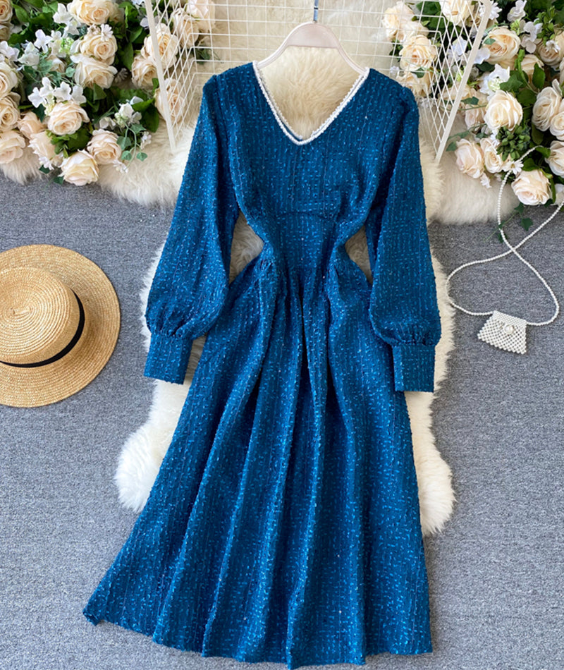 Blaues Langarmkleid mit V-Ausschnitt 978