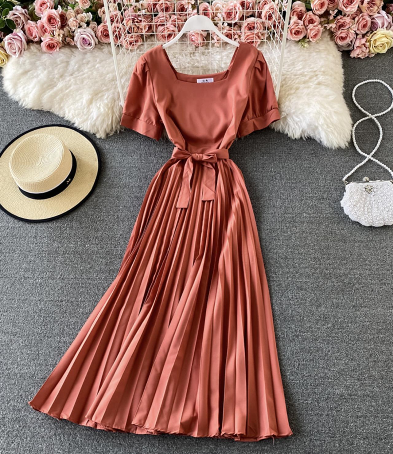 Süßes A-Linien-Modekleid mit Rundhalsausschnitt 756