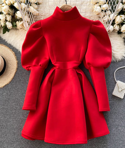 Süßes Kleid mit Puffärmeln 938