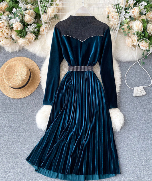 Elegant velvet long sleeve dress  1001