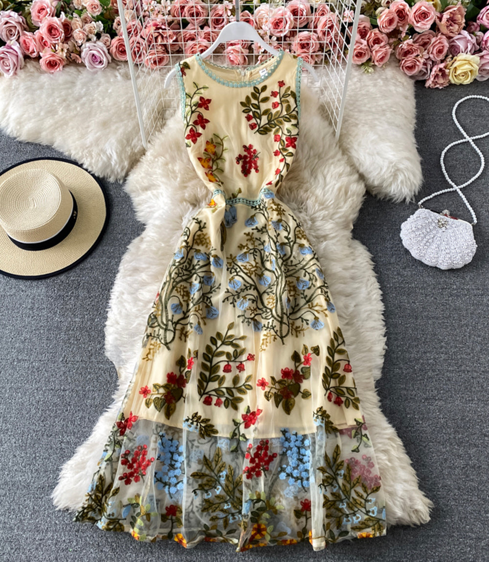 Süßes Kleid mit Stickerei in A-Linie 851