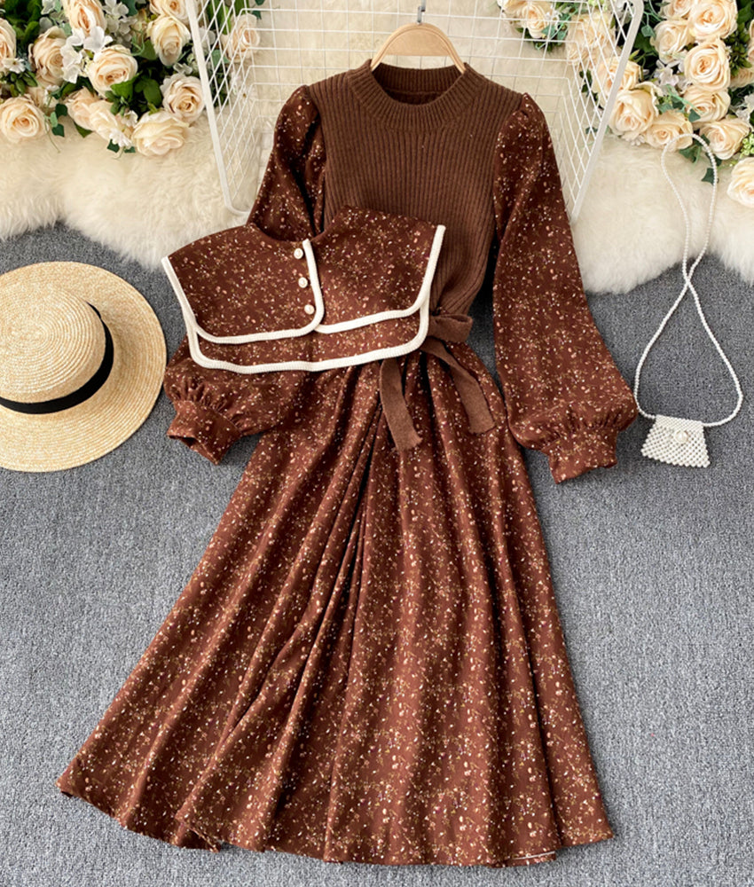 Einzigartig gestaltetes Kleid mit Blumenstickerei und abnehmbarem Ausschnitt 904
