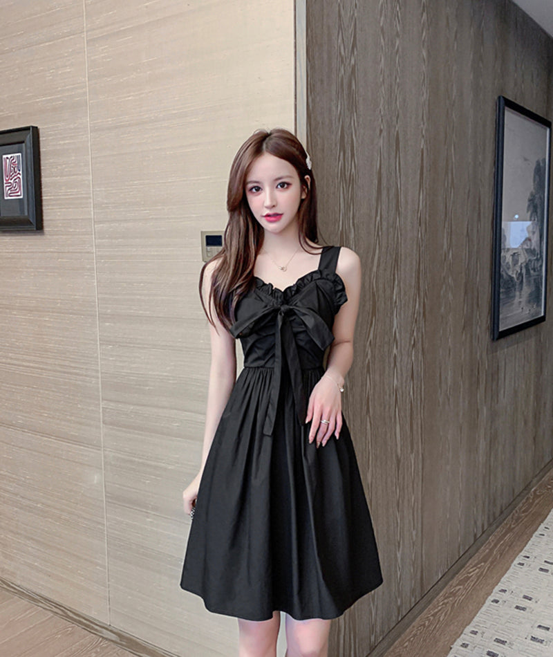 Schwarzes, kurzes Kleid mit Herzausschnitt, Mode-Mädchenkleid 1077 