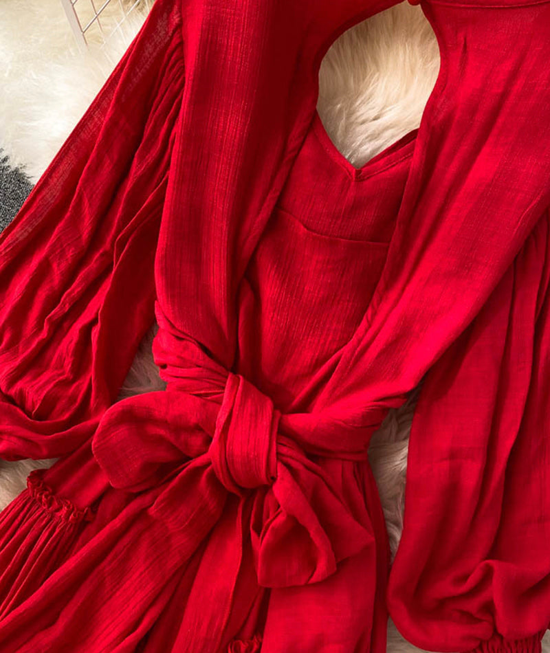 Robe rouge à manches longues et col en V avec dos ouvert 942