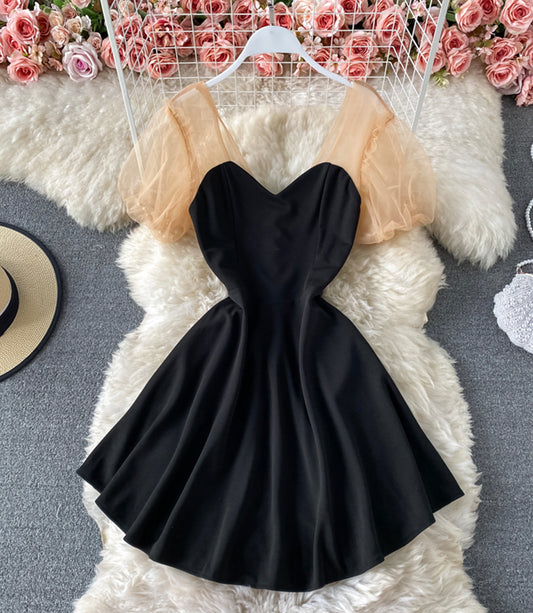 Süßes schwarzes Kleid in A-Linie 870