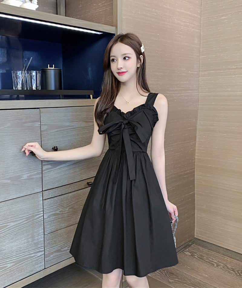 Schwarzes, kurzes Kleid mit Herzausschnitt, Mode-Mädchenkleid 1077 