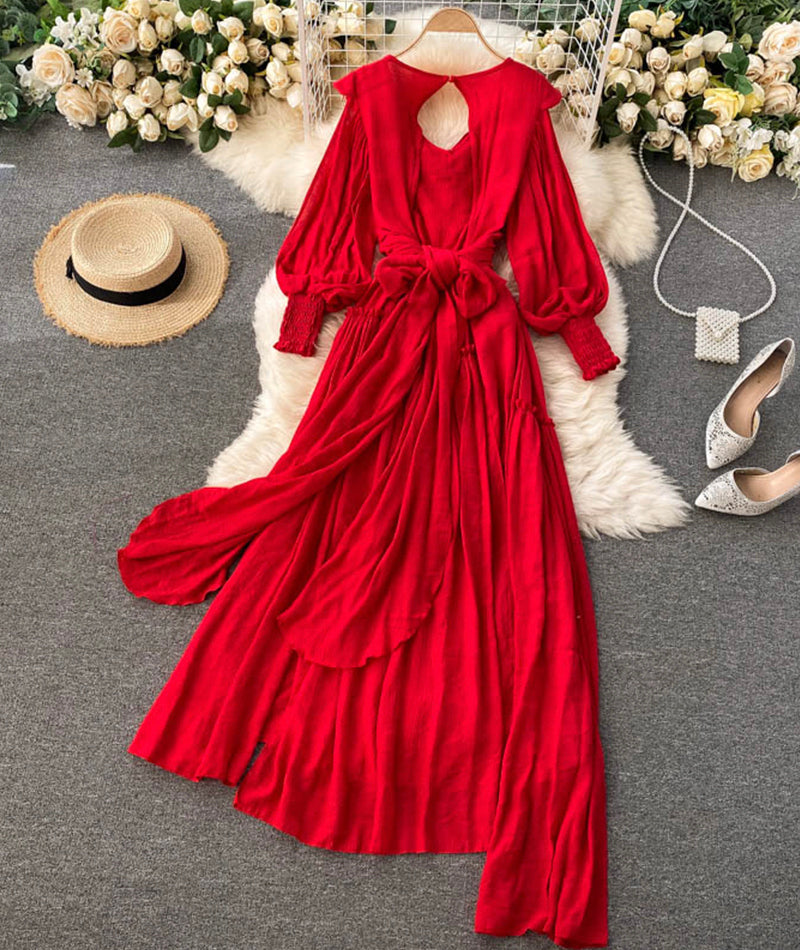Robe rouge à manches longues et col en V avec dos ouvert 942
