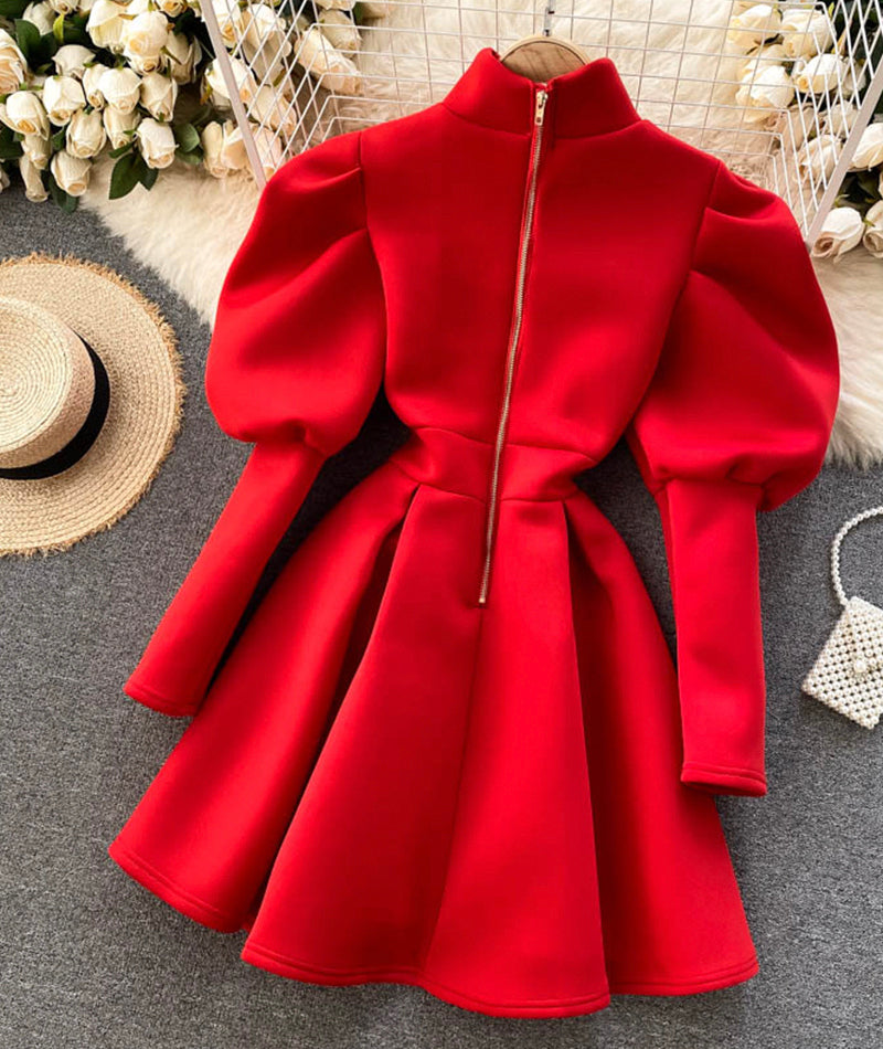 Süßes Kleid mit Puffärmeln 938