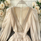 Stilvolles kurzes Chiffonkleid mit V-Ausschnitt 899
