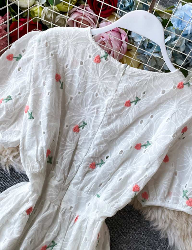 Cute loose white embroidery dress  1044