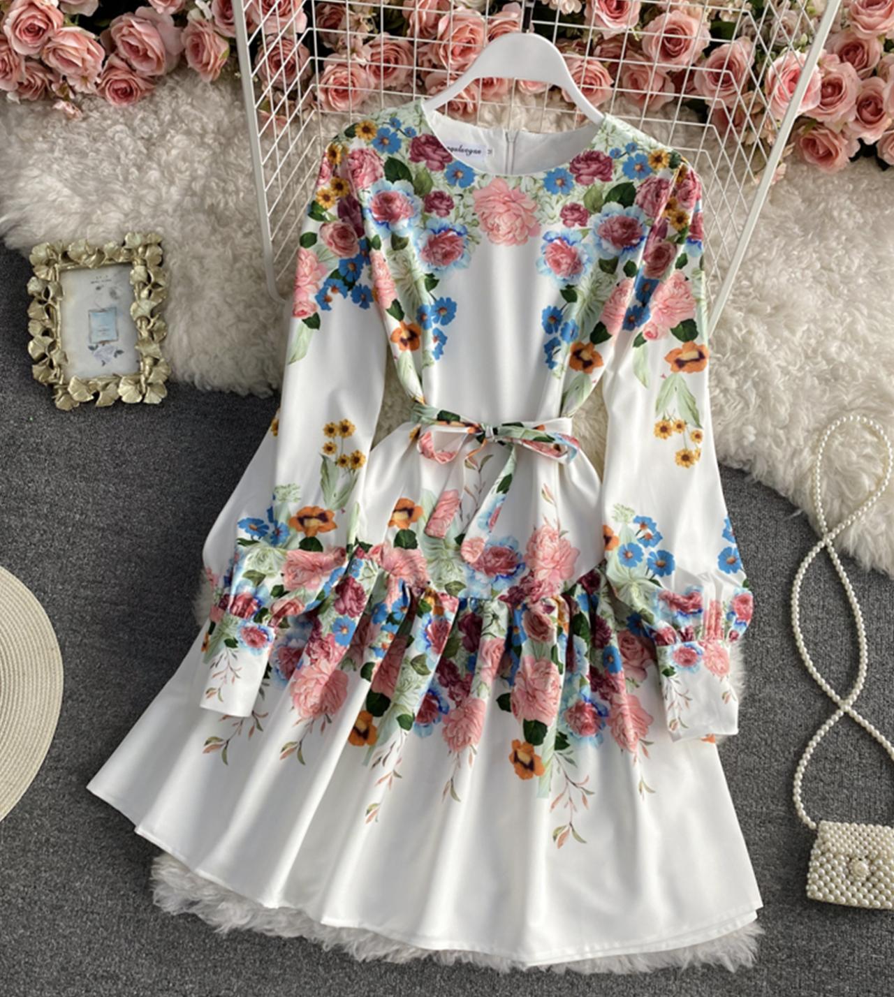 Stilvolles Blumenkleid in A-Linie mit langen Ärmeln 803 