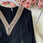 Robe élégante à manches longues et col en V en dentelle noire 854
