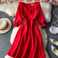 Robe mignonne à col en V et coupe trapèze 948 