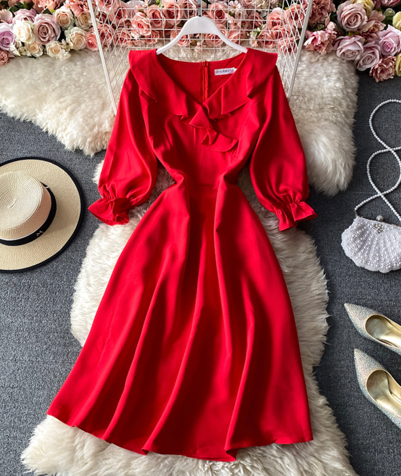 Robe mignonne à col en V et coupe trapèze 948 