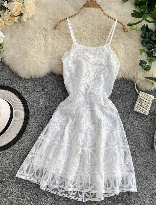 Süßes kurzes Minikleid aus Spitze 1164