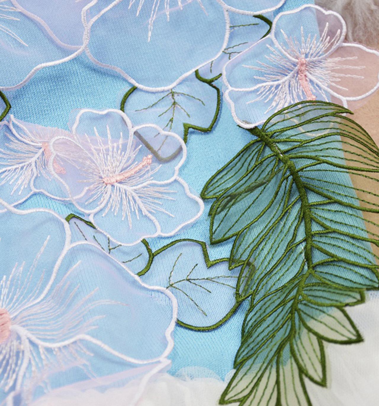 Robe courte en tulle à col en V et jolie robe tendance 718