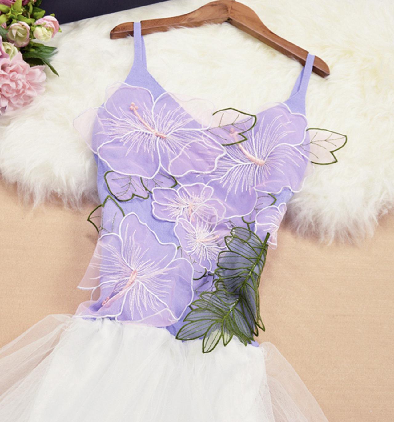 Robe courte en tulle à col en V et jolie robe tendance 718