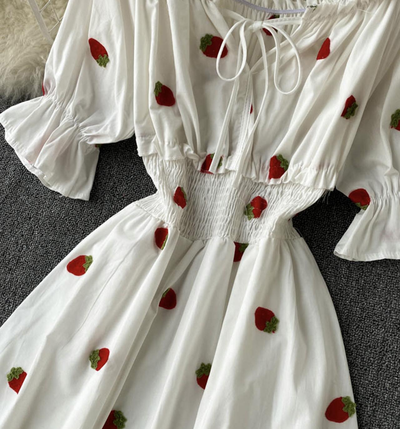 Süßes Erdbeerkleid Kirschkleid Ananaskleid 709