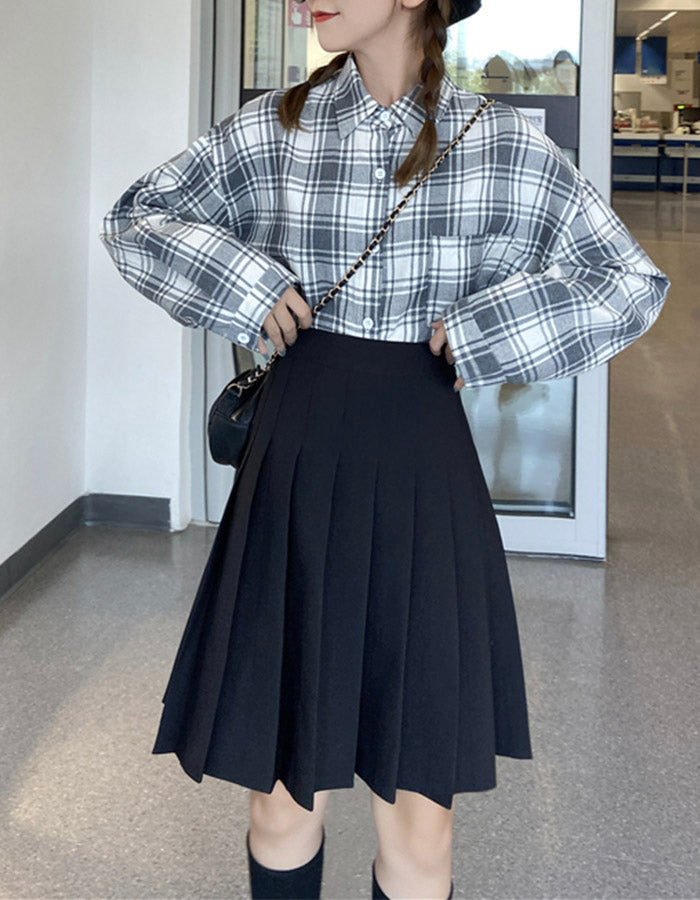 Cute black pleated skirt  3498