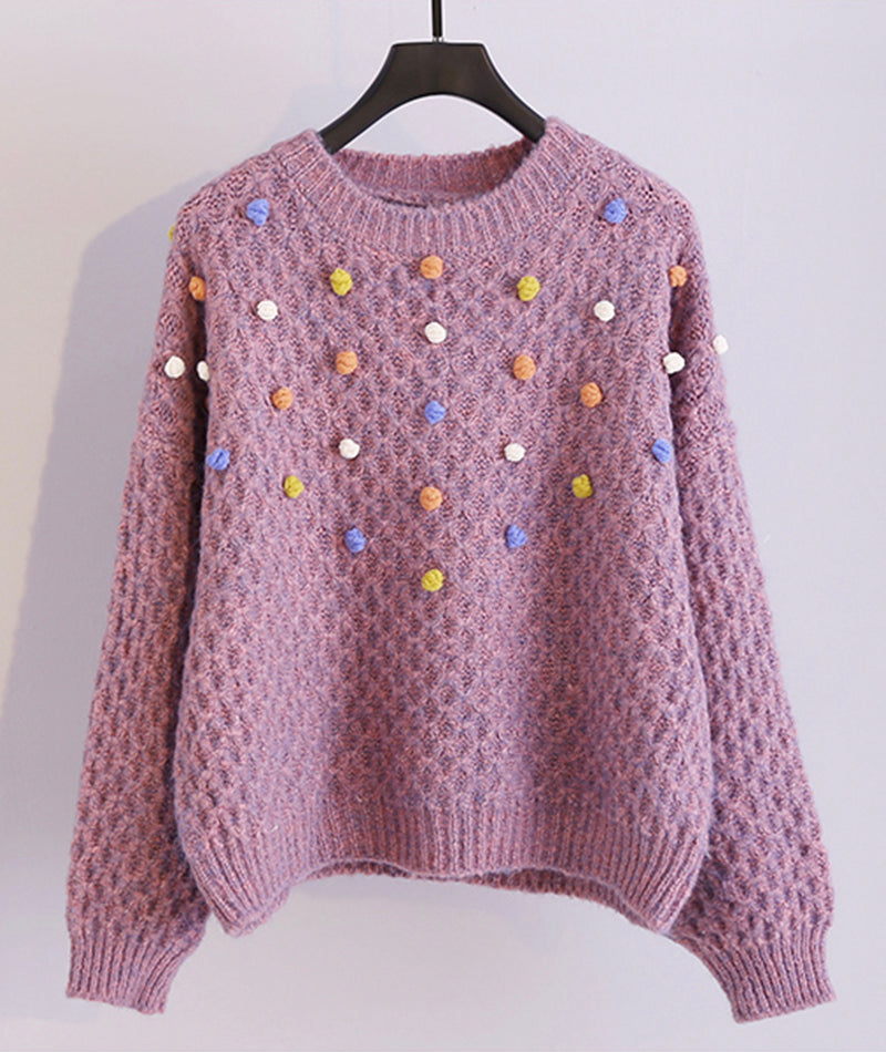 Pull épais à col rond orné de pompons colorés 062