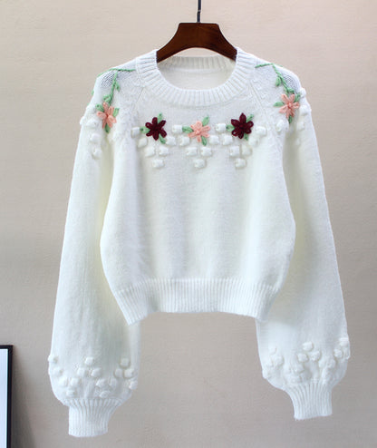 Süßer Pullover mit weißen Blumen und langen Ärmeln 081