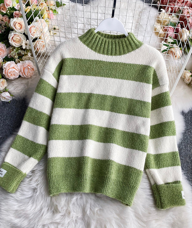Langärmliger Pullover mit einfachen Streifen 060