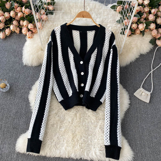 Schlichter, gestreifter, langärmeliger, kurzer Cardigan 008